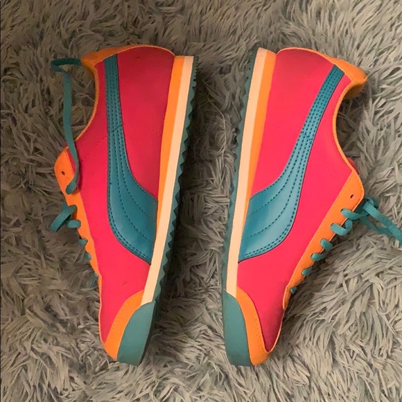 Puma  Roma Sneakers - Picture 2 of 3